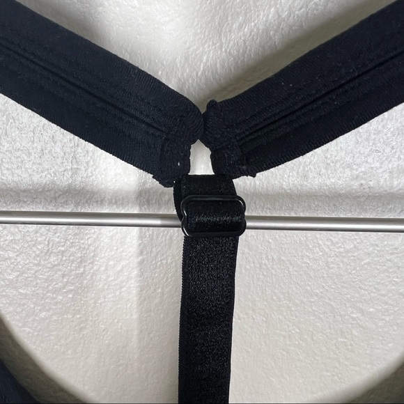 Athleta Black Womens Fitted Seamless Racer Back Sports Bra Size Medium - Picture 7 of 8